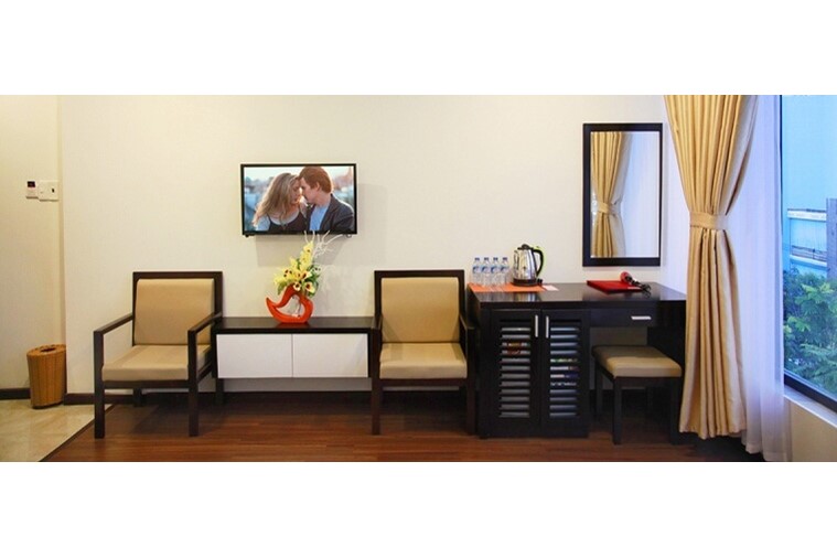 Deluxe Twin City View